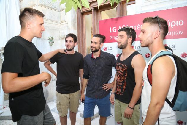 Οι «LG Αθλητές του Αύριο» συναντήθηκαν με τον Γιώργο Πρίντεζη στο 2ο LG AegeanBall 2017