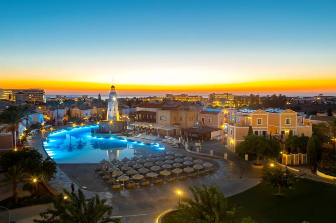 Το Aliathon Resort στην Κύπρο επιλέγει τις ολοκληρωμένες Information Display λύσεις της LG 