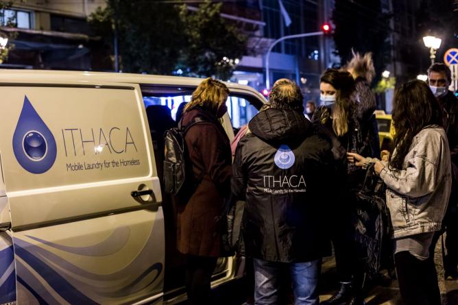 Χριστουγεννιάτικη δράση της LG και της Ithaca για τους άστεγους στην Αθήνα